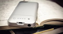 Juice Pack Helium的iphone保護外殼讓你的續航時間提高至少30小