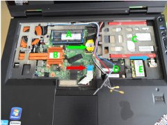 簡(jiǎn)單拆機(jī)X1清理風(fēng)扇教你如何更換內(nèi)存以及安裝3G模塊等設(shè)備教程！