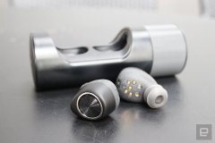 蘋果最近的macbook air購機與摩托羅拉耳機聯(lián)合搞活動無線藍牙傳